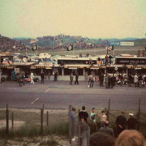 Zandvoort 4 juin 67 : on guète la nouvelle Lotus 49 V8 Ford Cosworth...